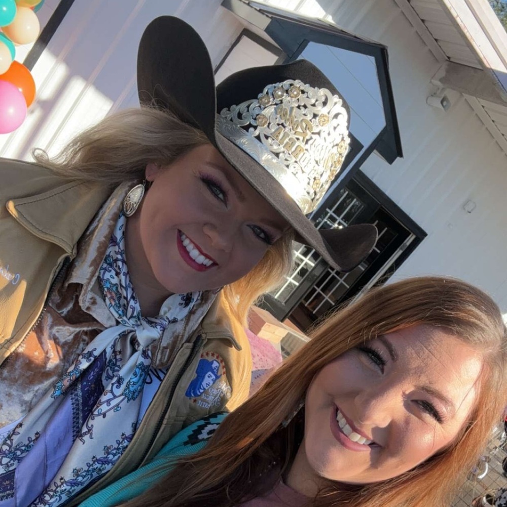 Meet your Posher, Calee